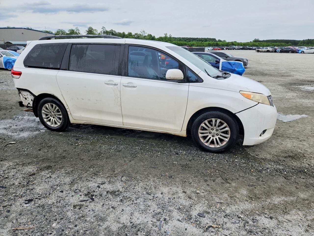 Toyota Sienna Xle 8-passenger