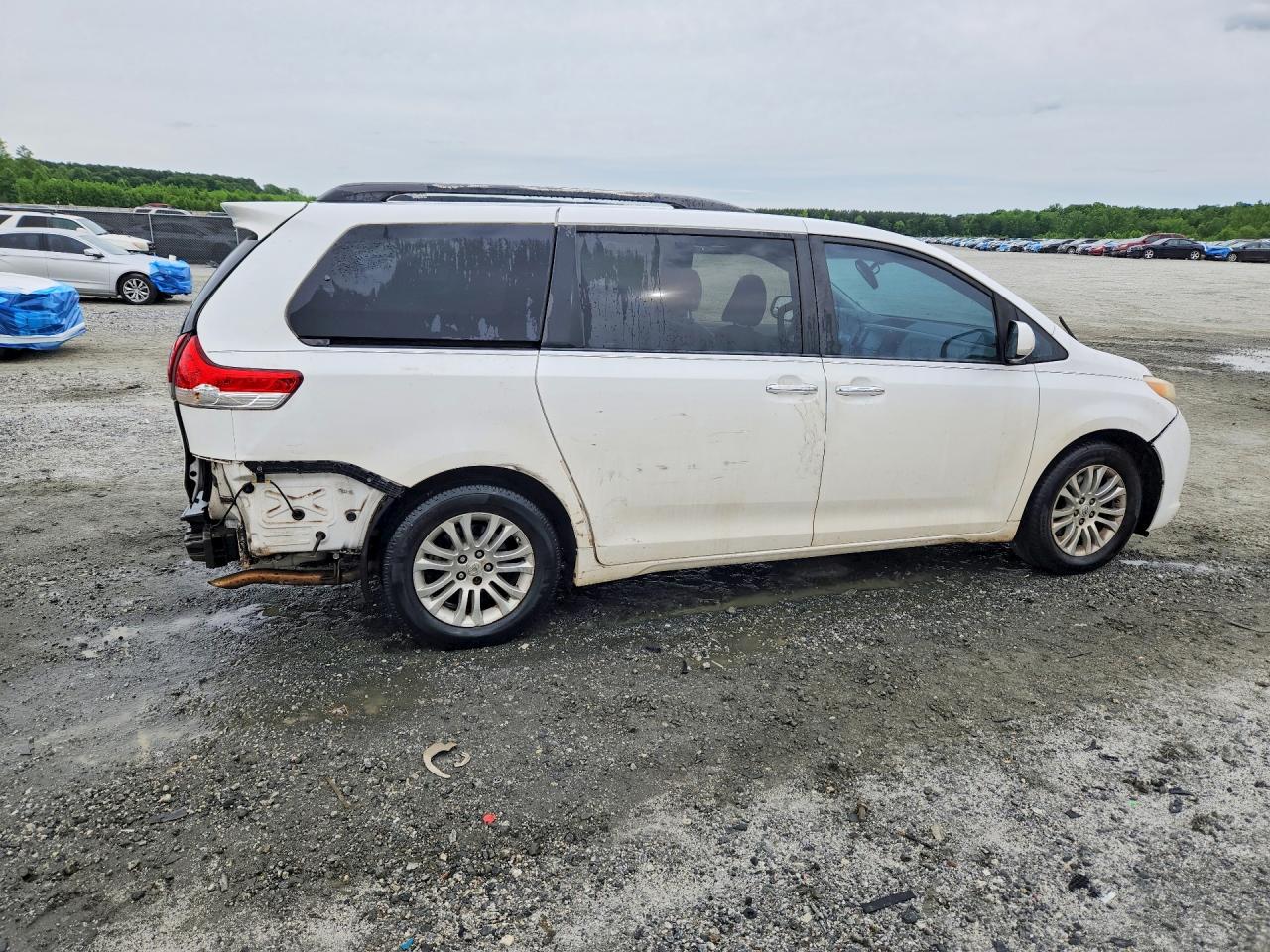 Toyota Sienna Xle 8-passenger
