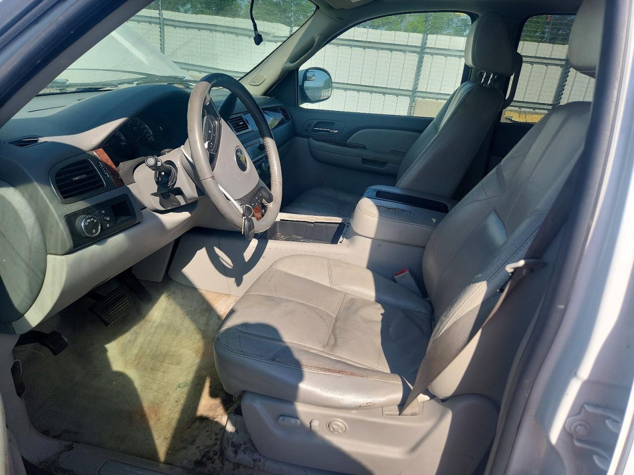 Chevrolet Suburban C1500