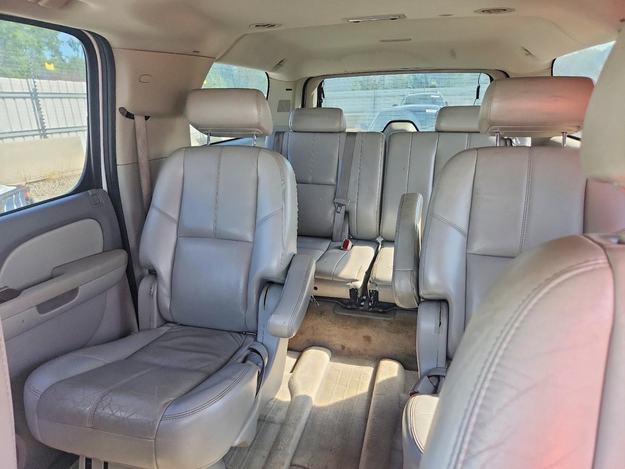 Chevrolet Suburban C1500