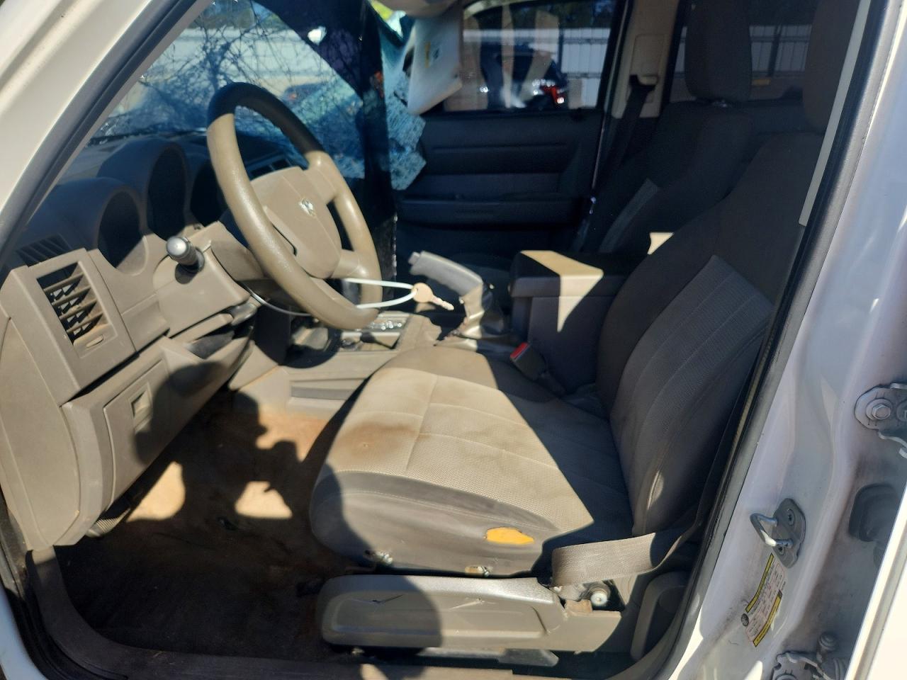 Dodge Nitro Sxt
