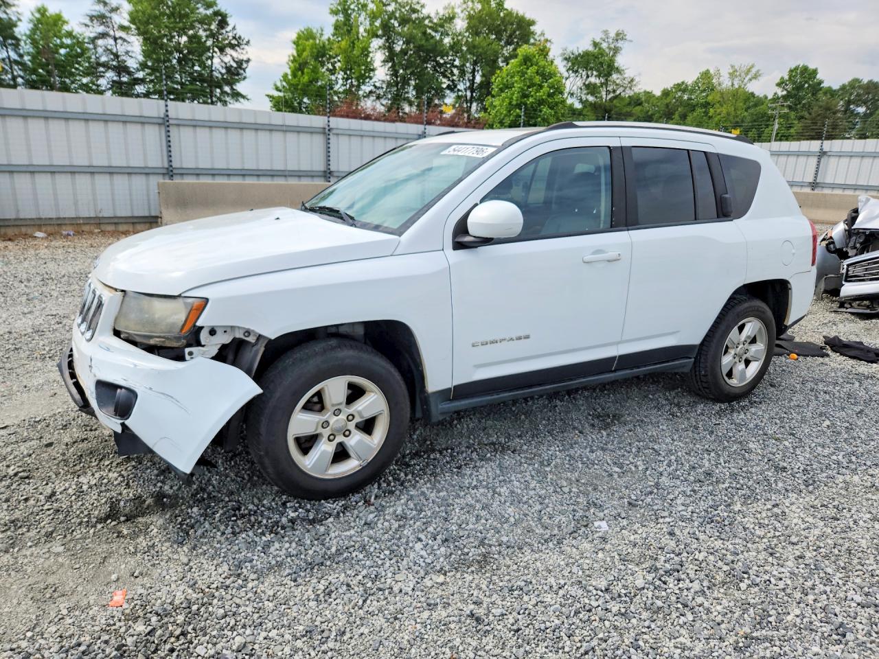 Salvage Jeep Compass Image