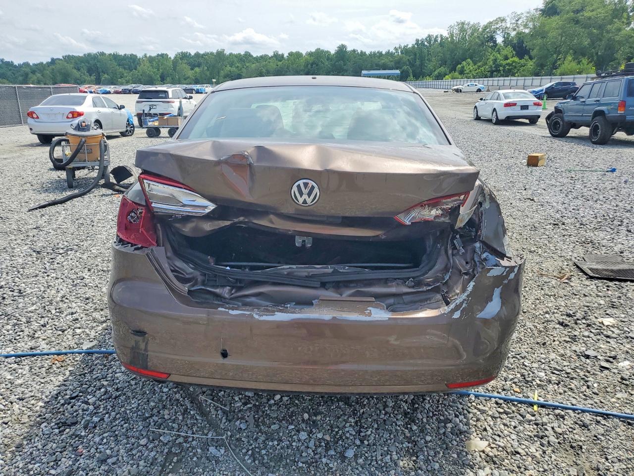 Volkswagen Jetta Base