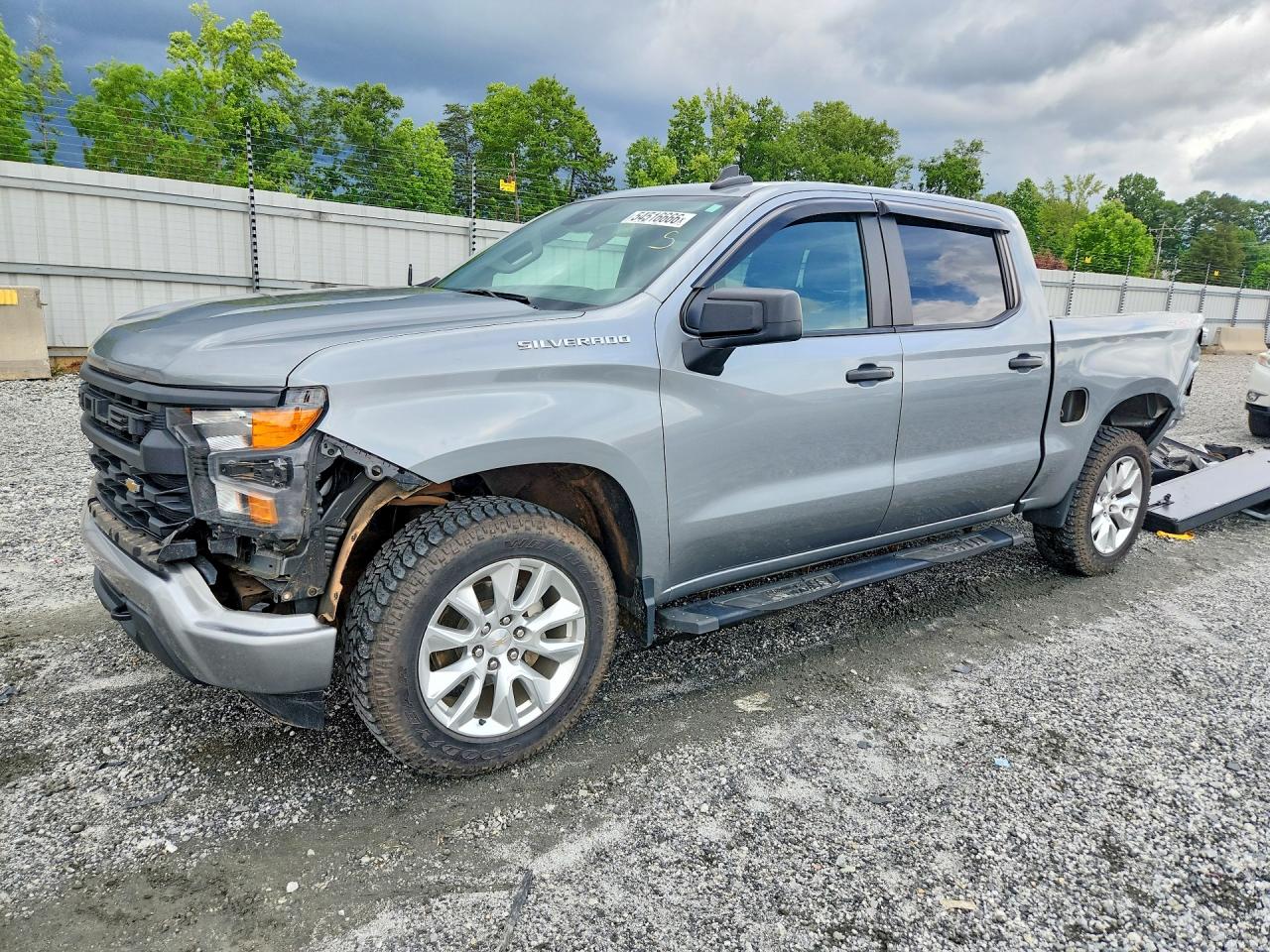 Salvage Chevrolet Silverado Image