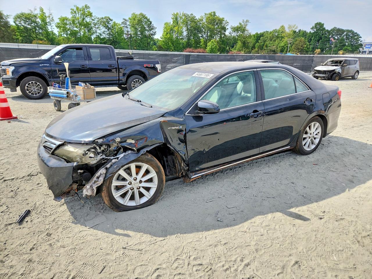 Salvage Toyota Camry Image