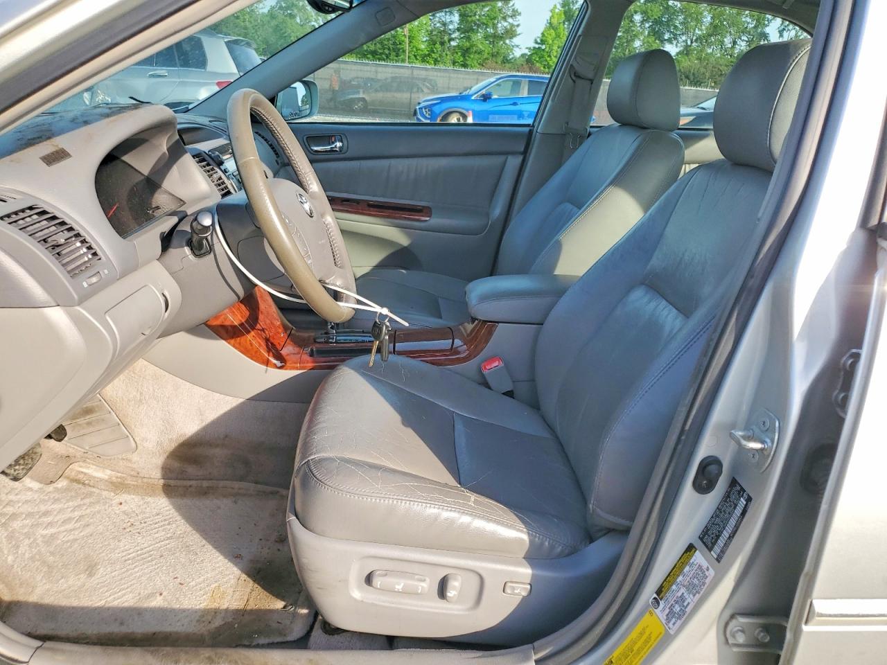 Toyota Camry Xle V6