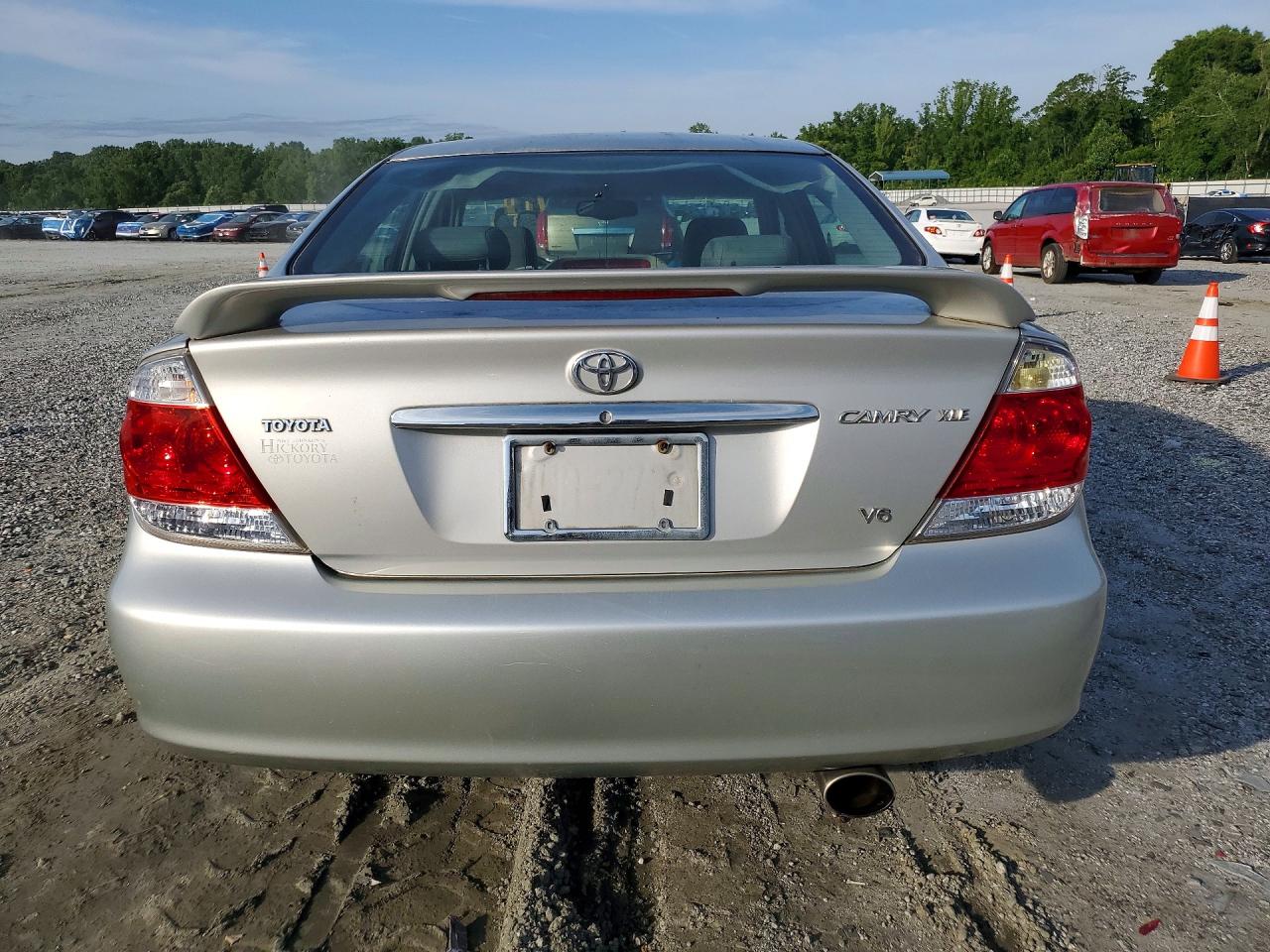Toyota Camry Xle V6