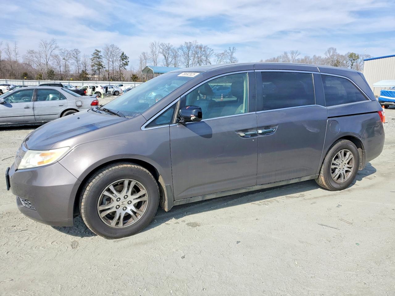 Salvage Honda Odyssey Image