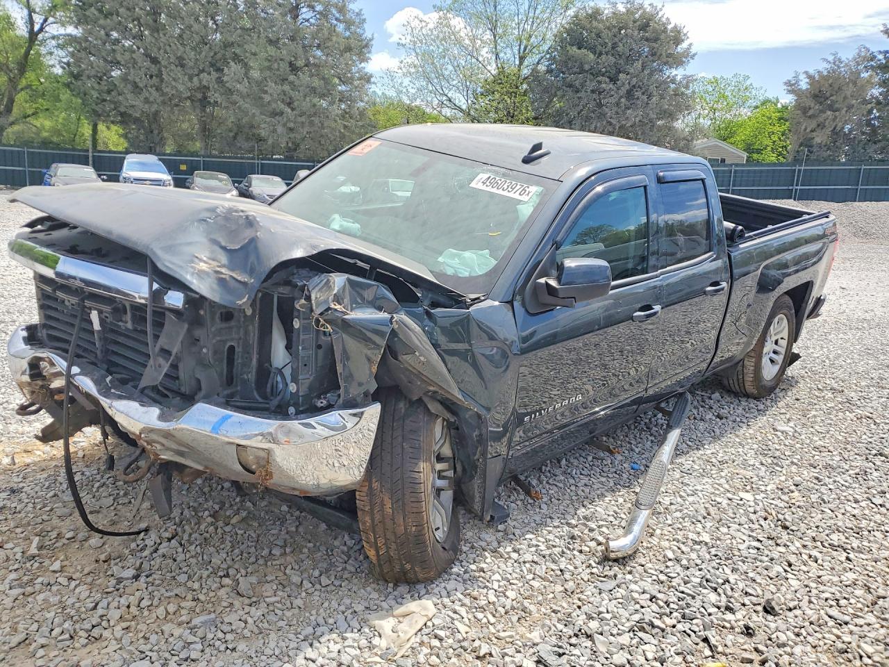 Salvage Chevrolet Silverado Image