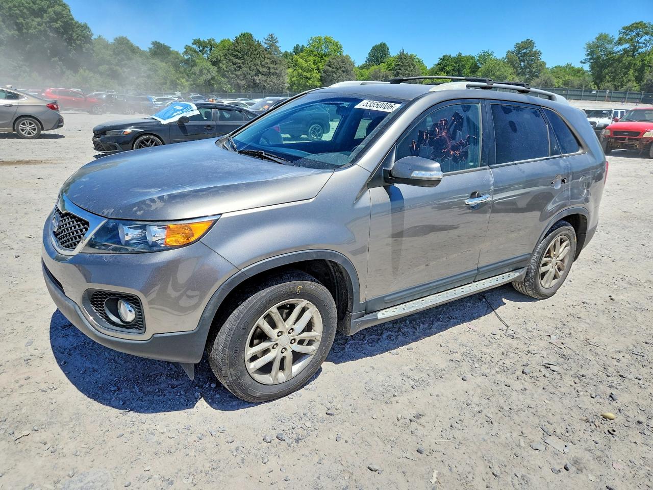 Salvage Kia Sorento Image