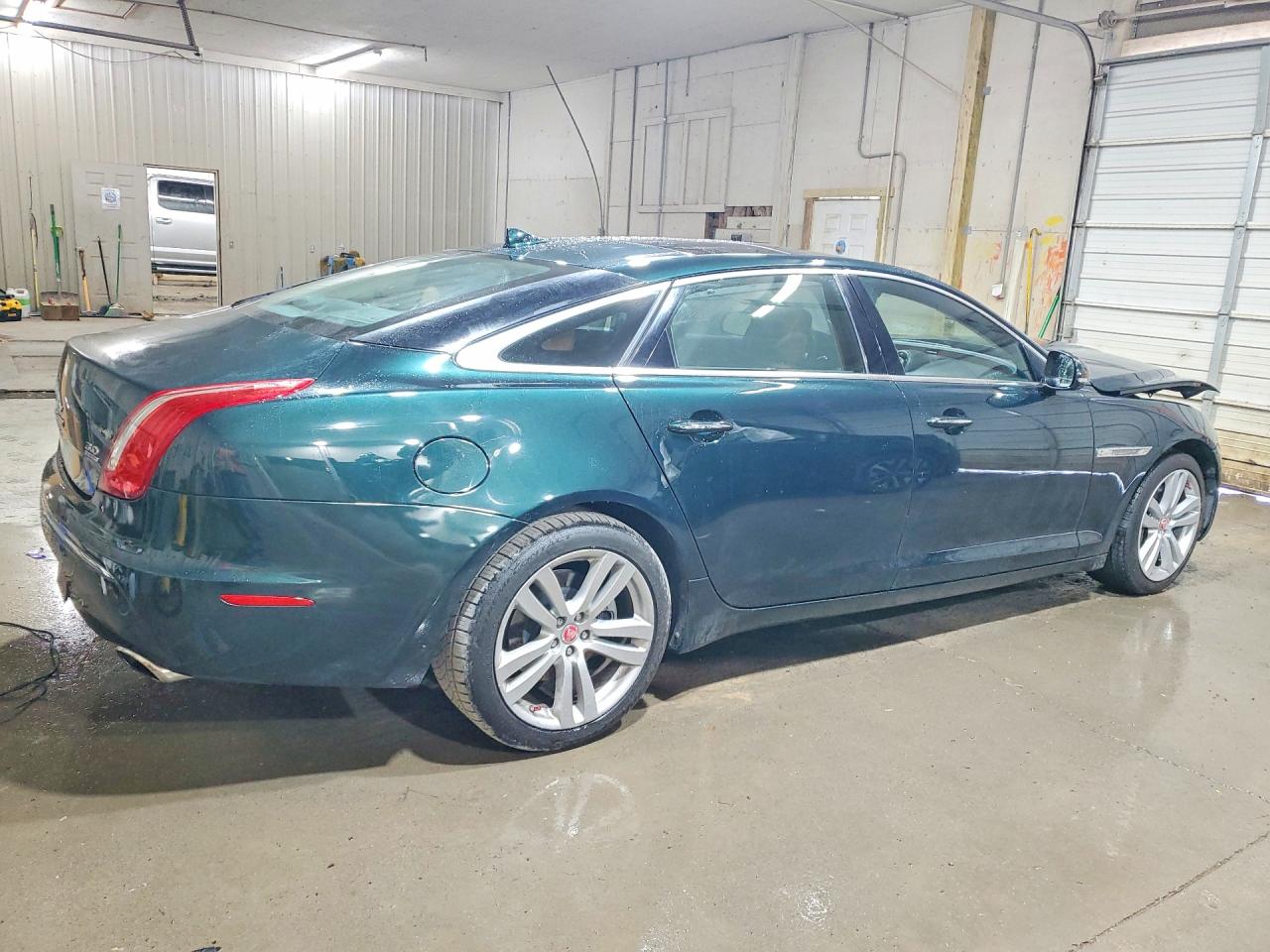Jaguar XJ Portfolio