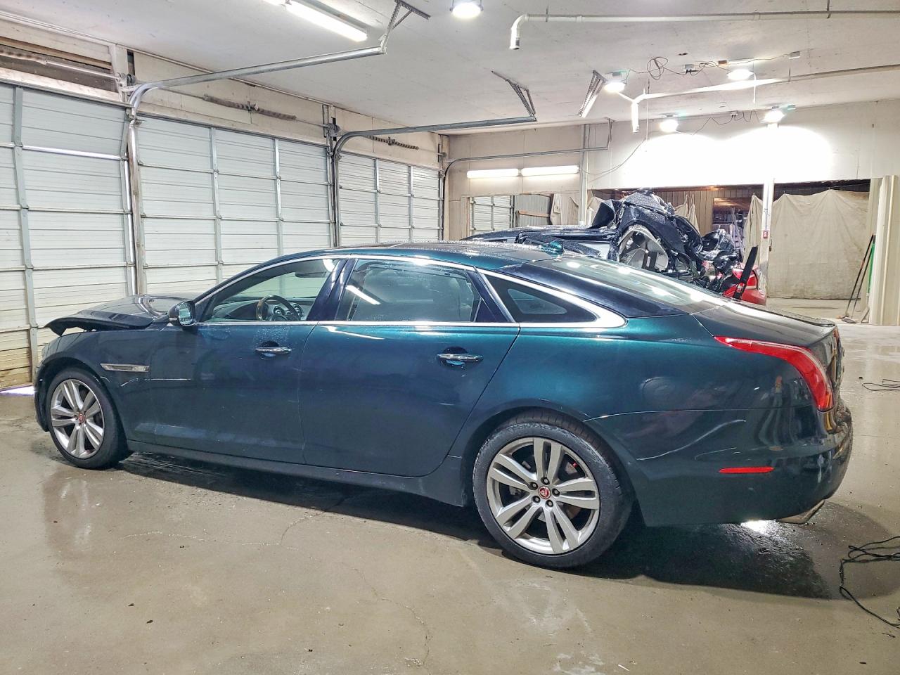 Jaguar XJ Portfolio