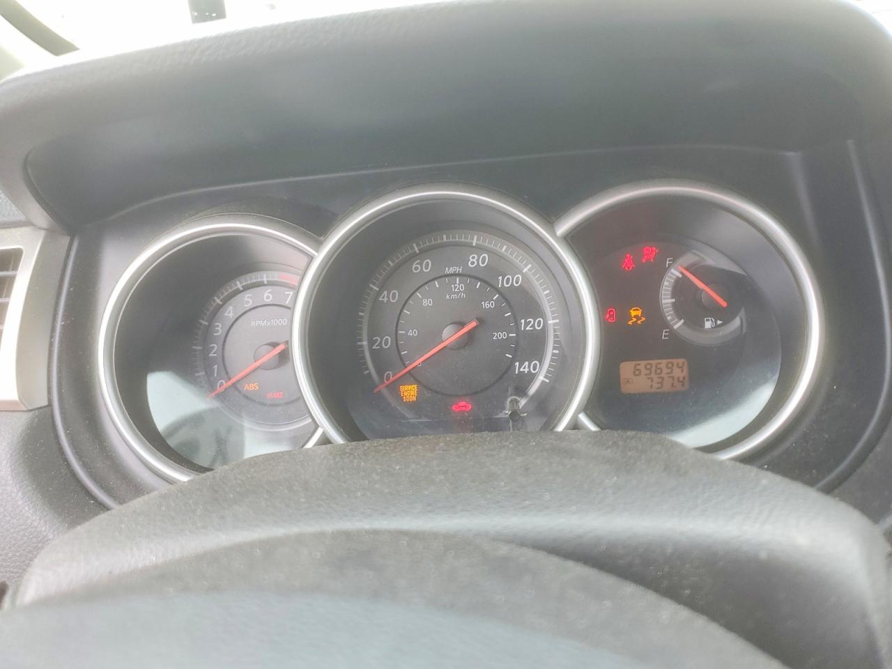 Nissan Versa 1.8 S