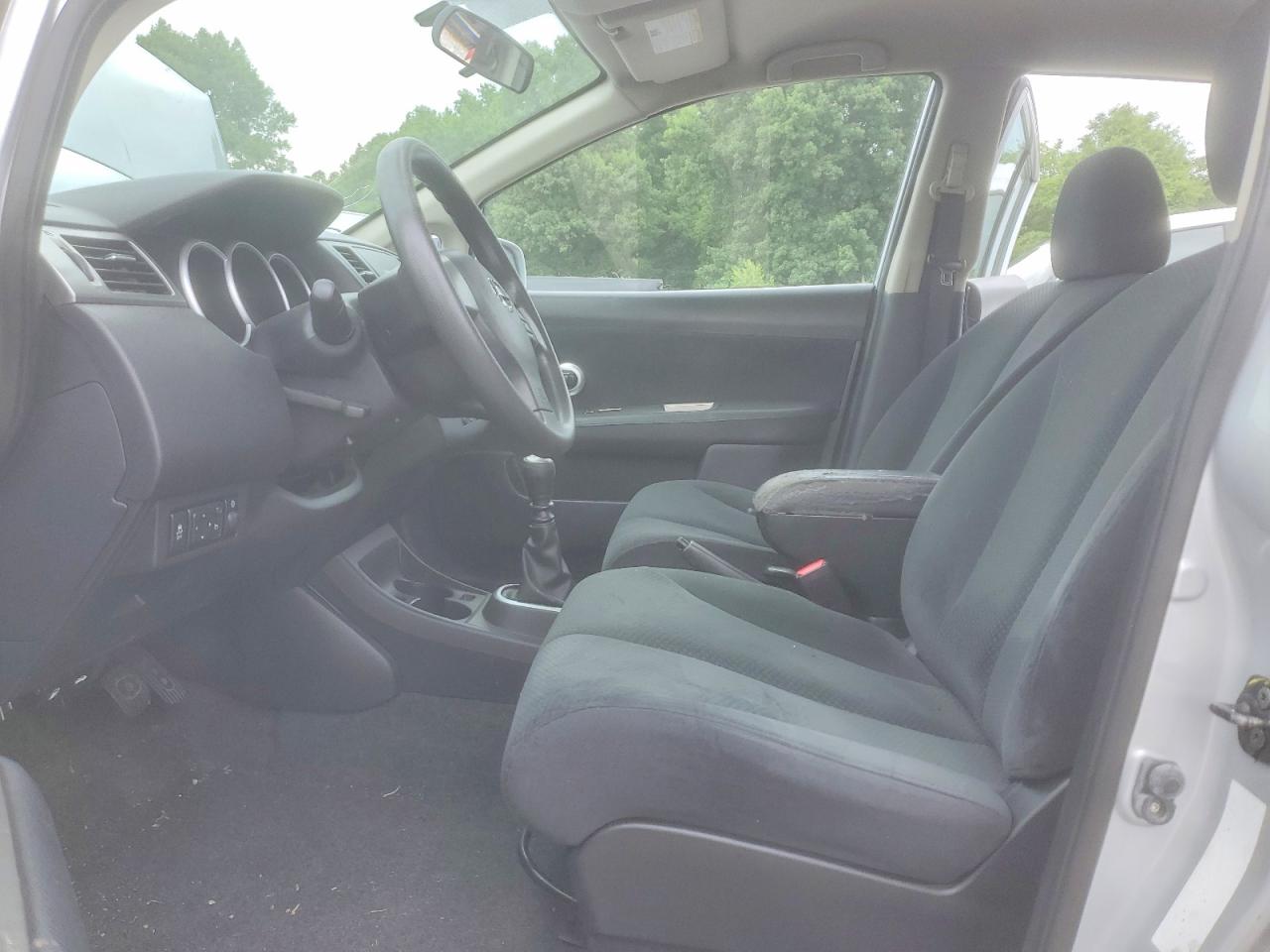 Nissan Versa 1.8 S