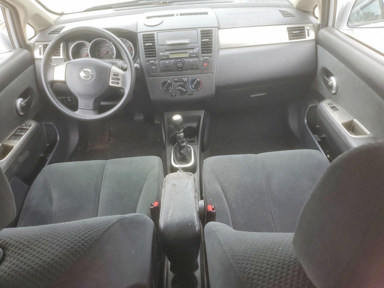 Nissan Versa 1.8 S