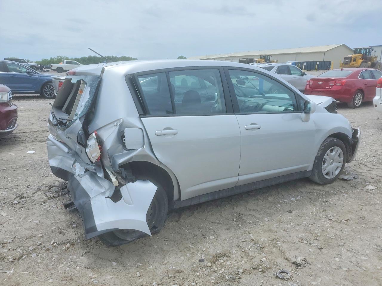 Nissan Versa 1.8 S