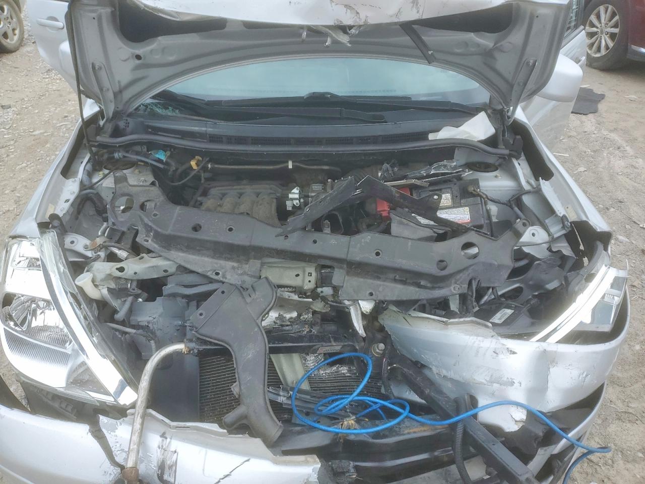Nissan Versa 1.8 S