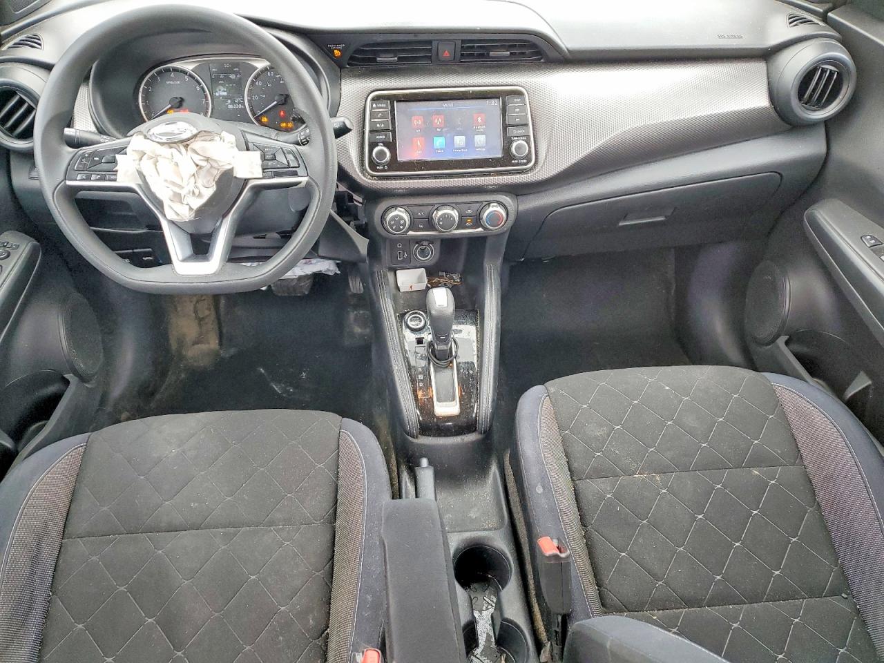 Nissan Kicks S