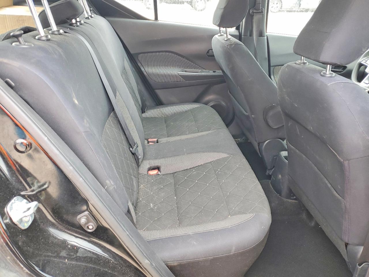 Nissan Kicks S