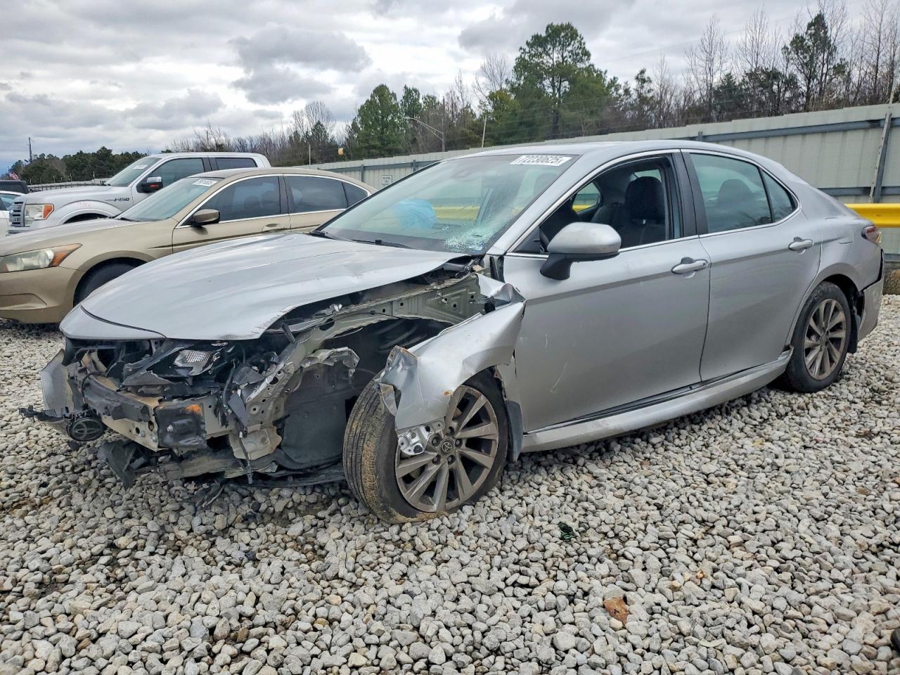 Salvage Toyota Camry Image