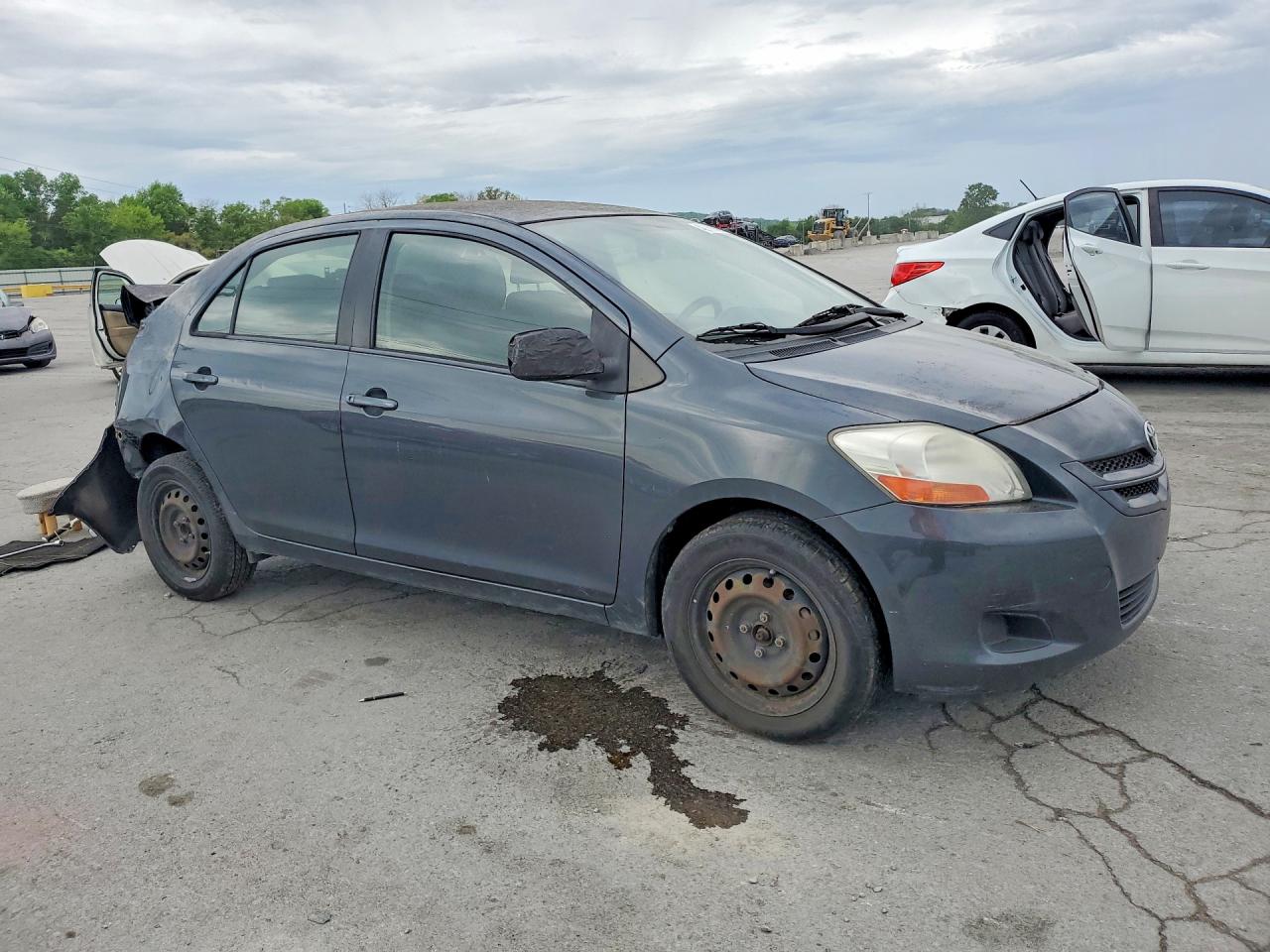 Toyota Yaris Base