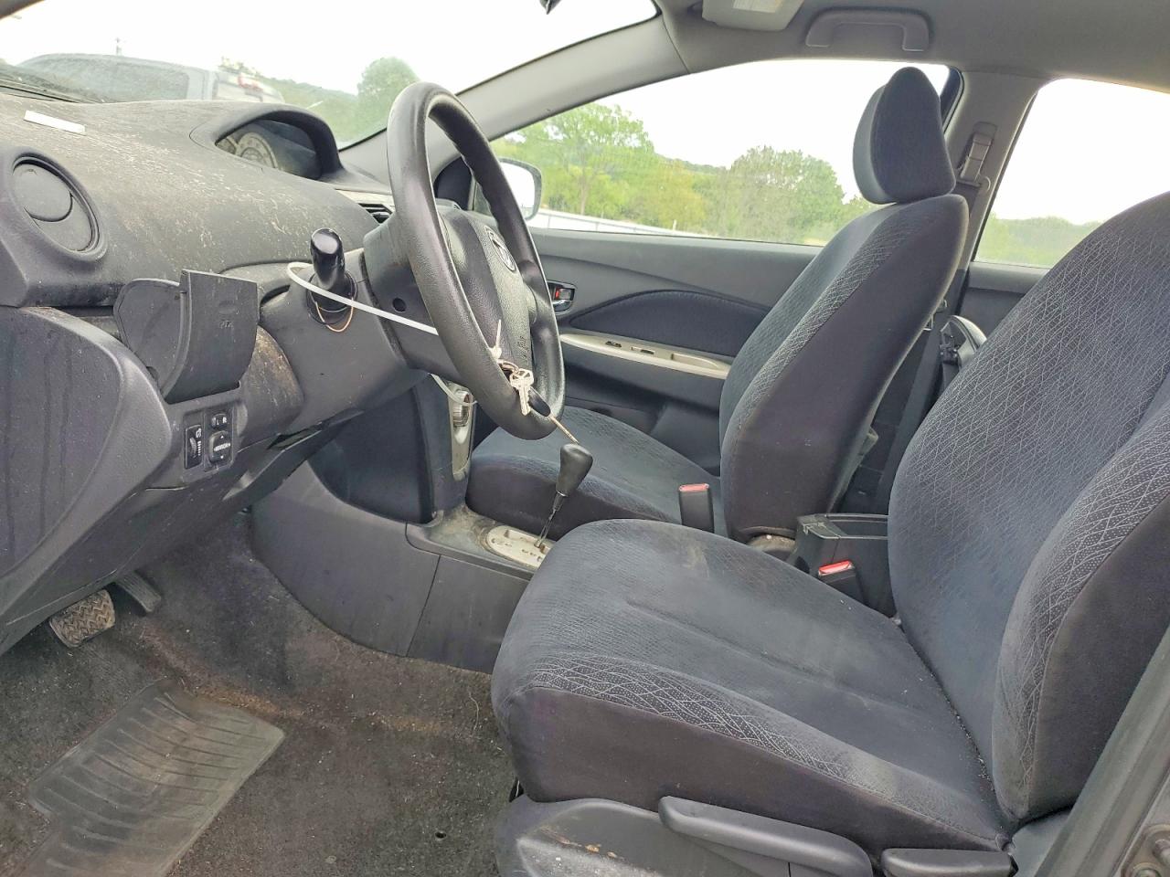 Toyota Yaris Base