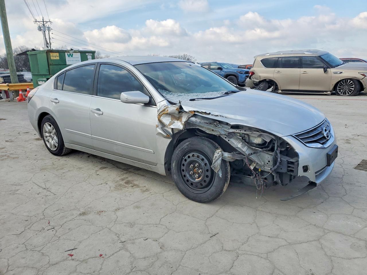 Nissan Altima Base