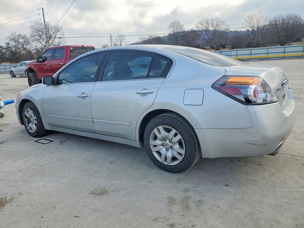 Nissan Altima Base
