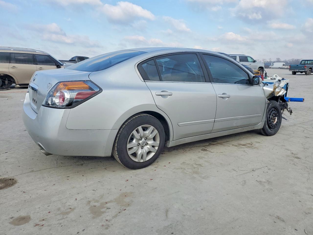 Nissan Altima Base