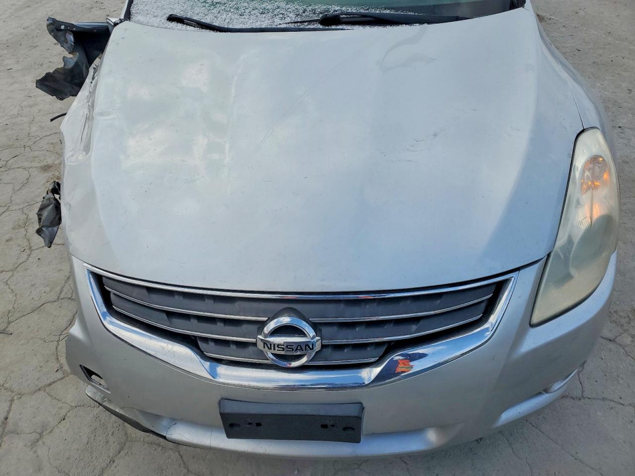 Nissan Altima Base