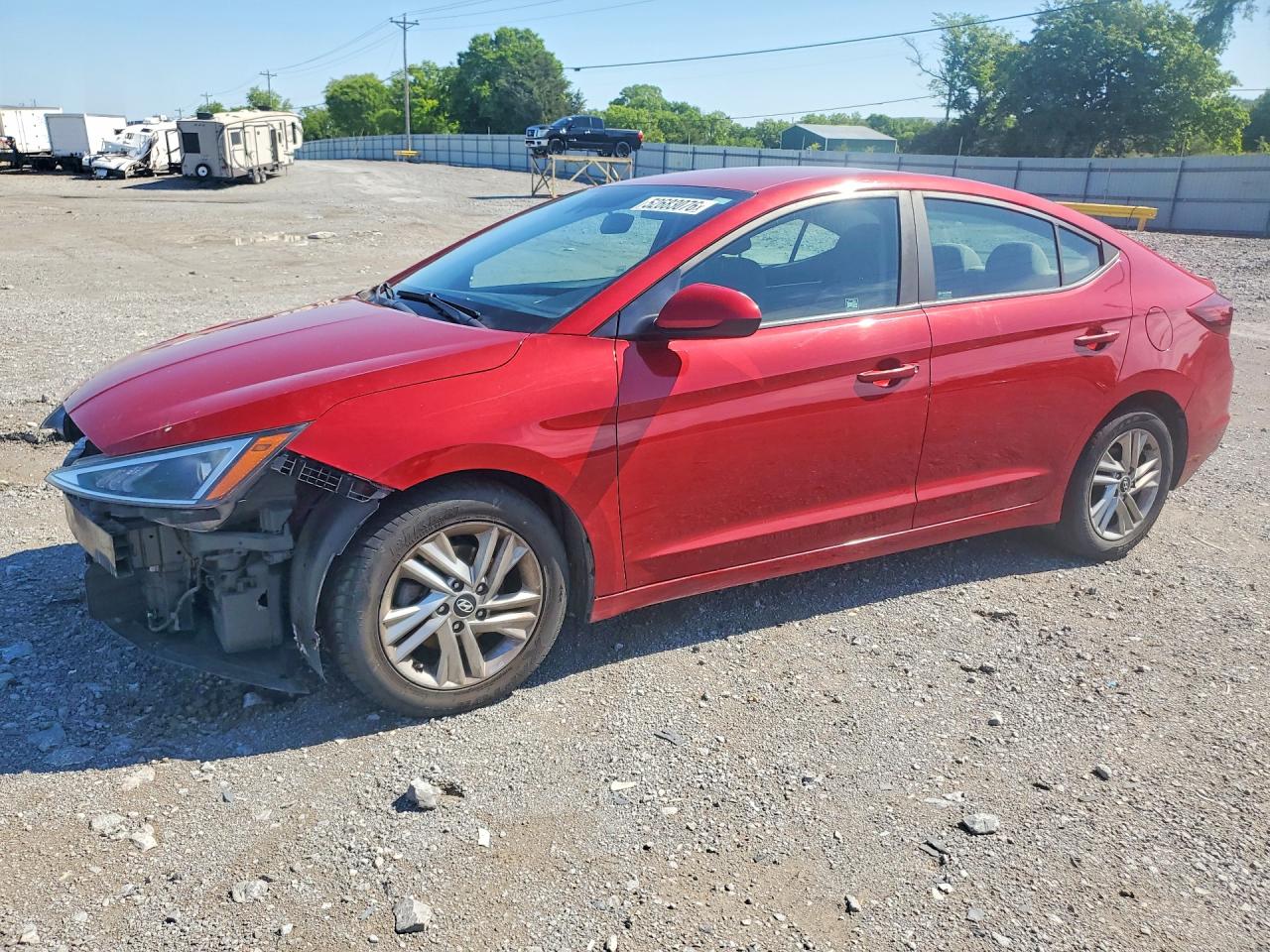 Salvage Hyundai ELANTRA Image