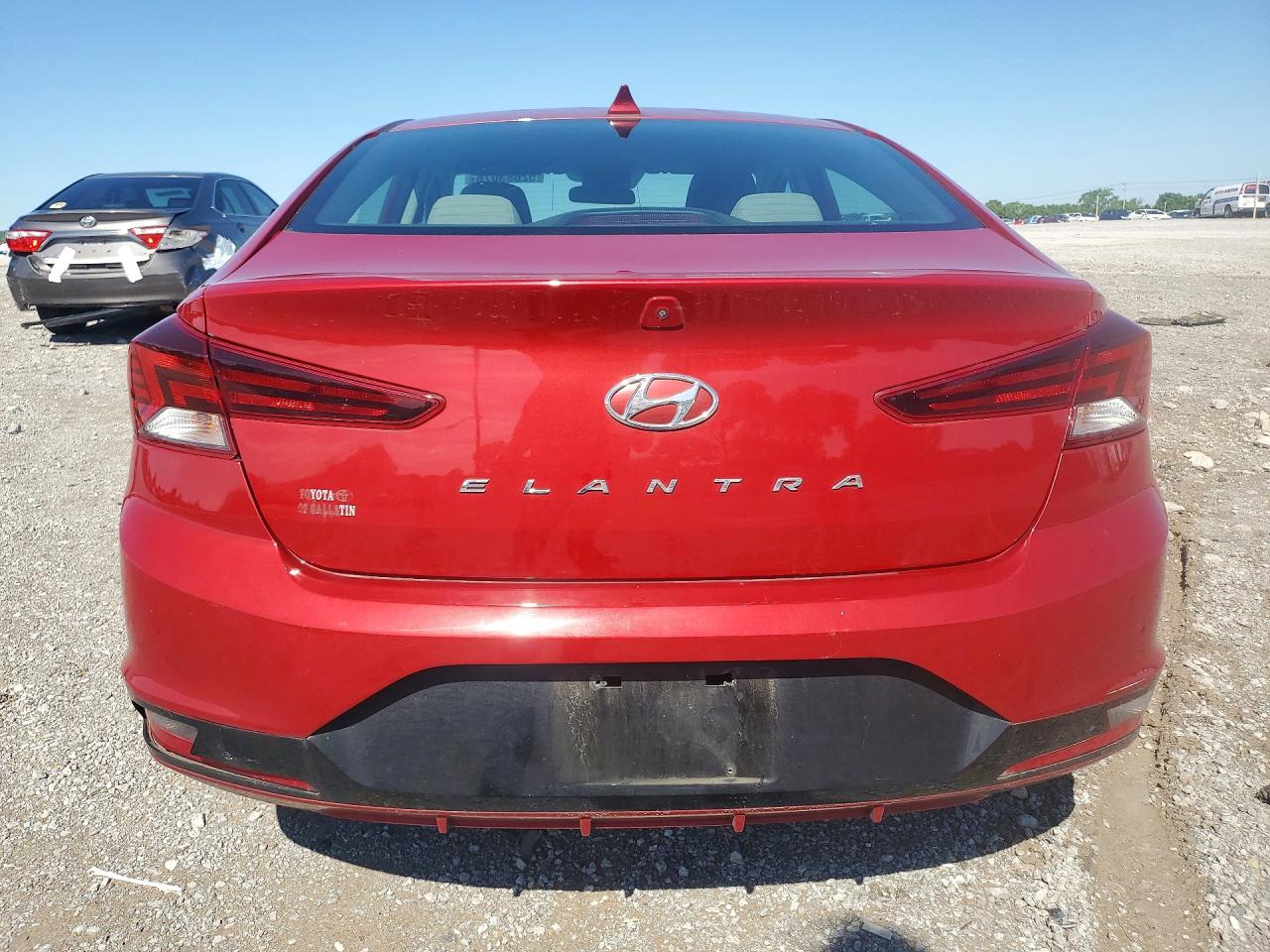Hyundai ELANTRA Sel