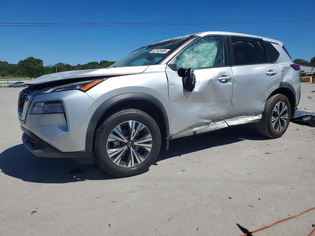 Salvage Nissan Rogue Image