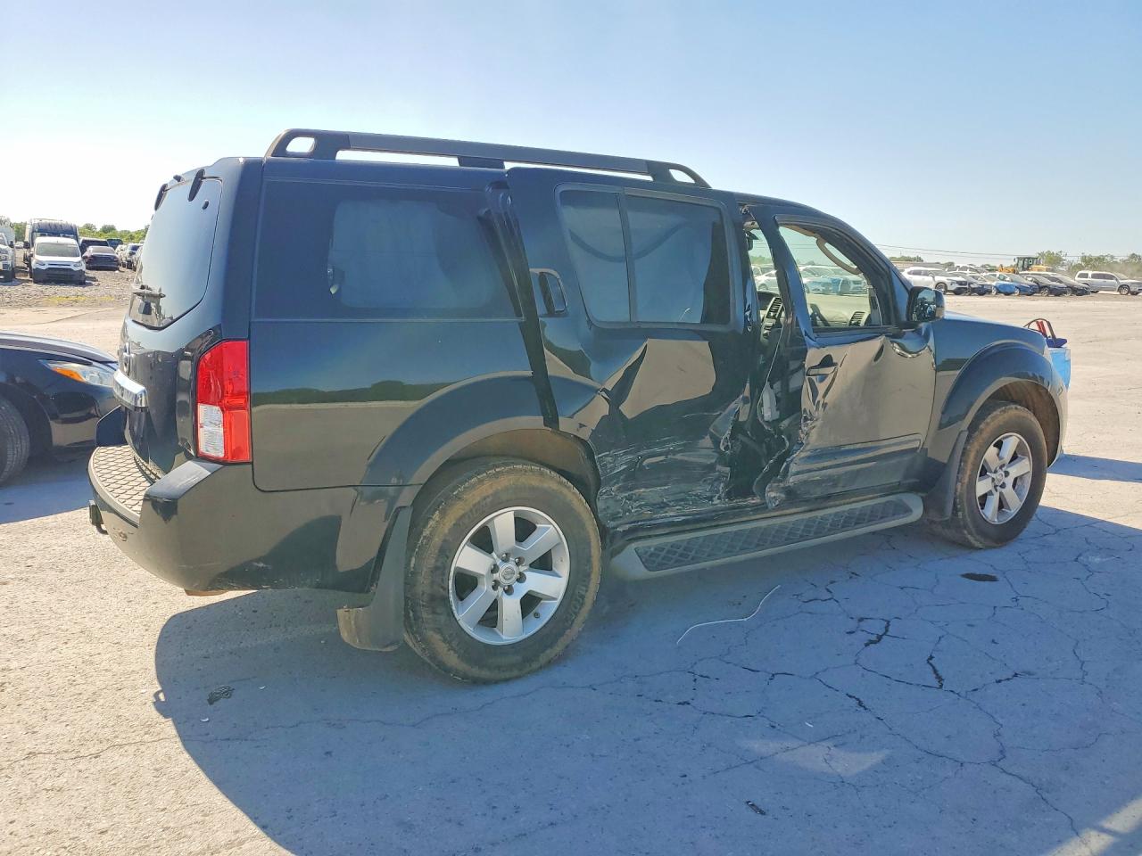 Nissan Pathfinder S