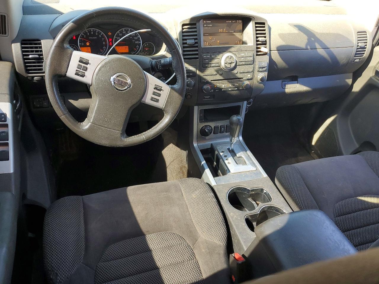 Nissan Pathfinder S