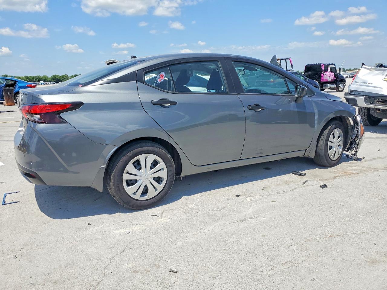 Nissan Versa S