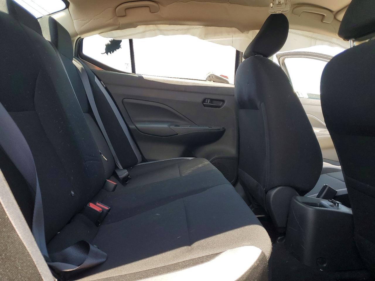 Nissan Versa S