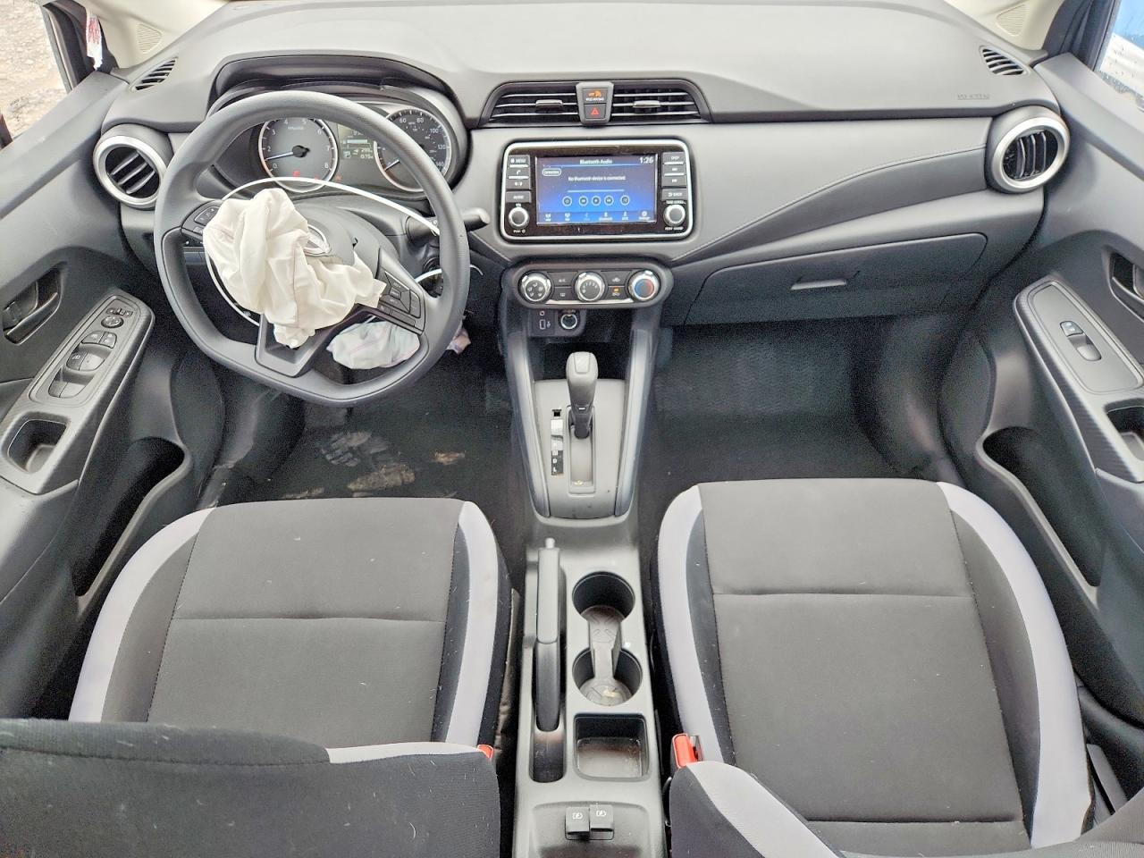 Nissan Versa S