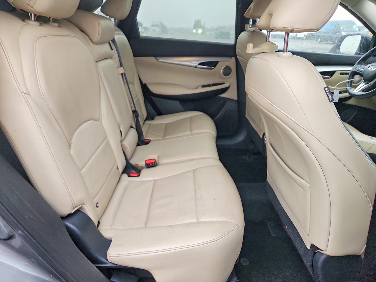 INFINITI Qx Essential