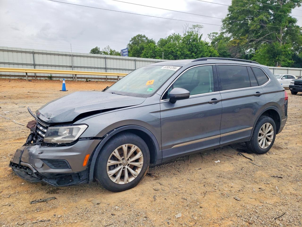 Salvage Volkswagen Tiguan Image