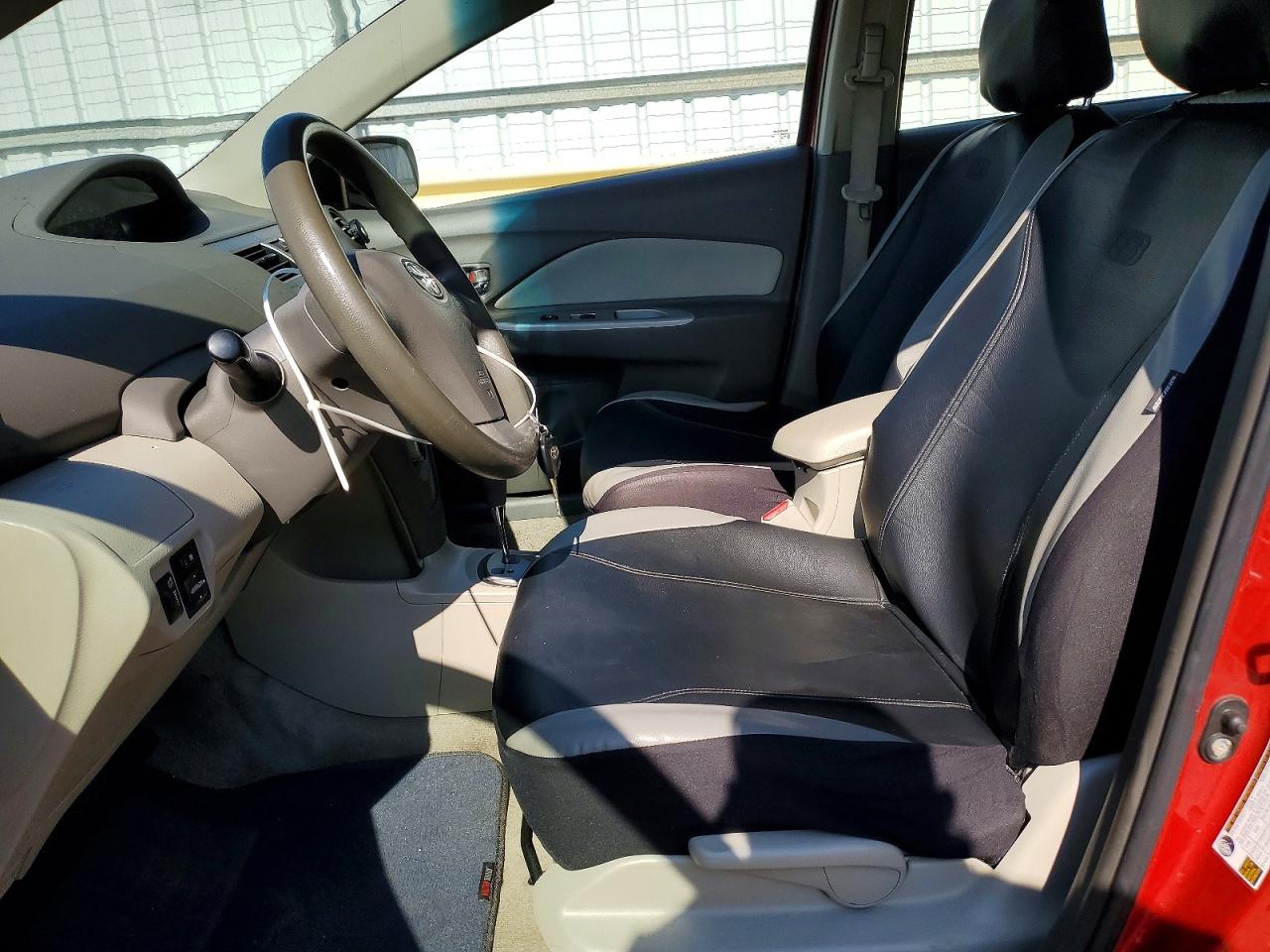 Toyota Yaris Base