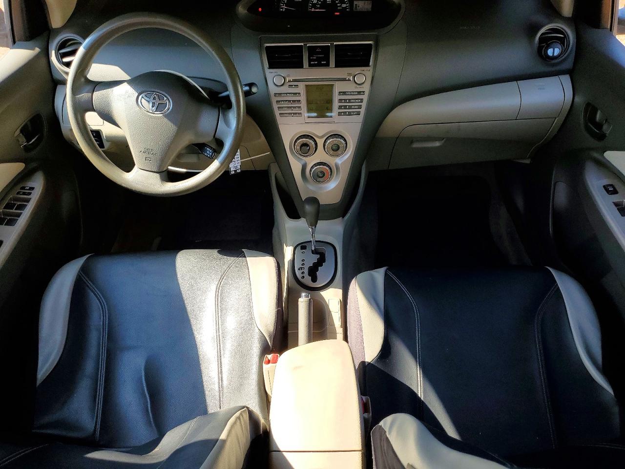 Toyota Yaris Base