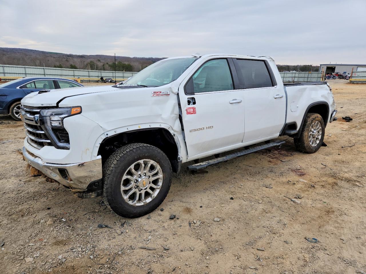 Salvage Chevrolet Silverado Image