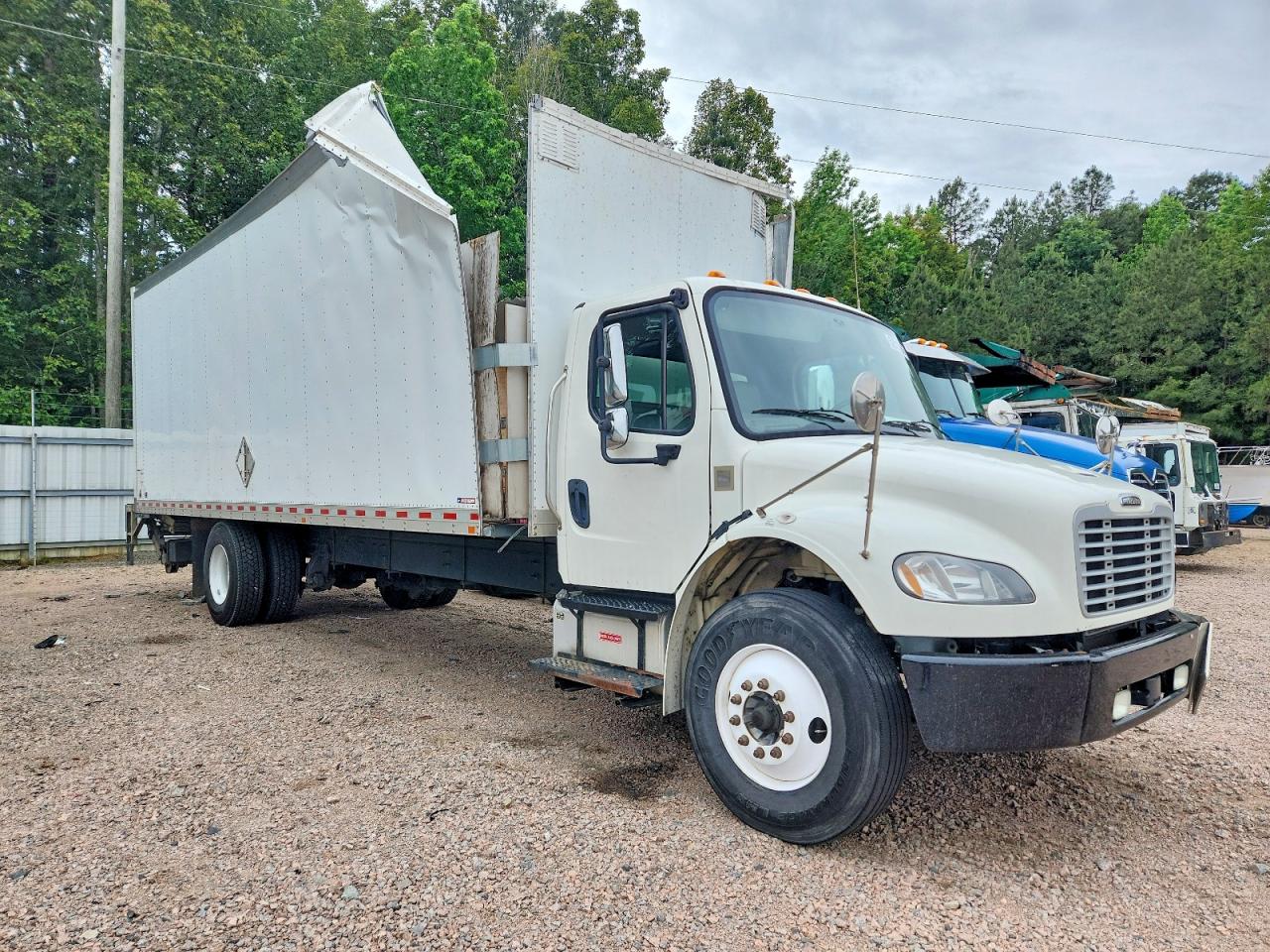 Salvage Freightliner M2 Image