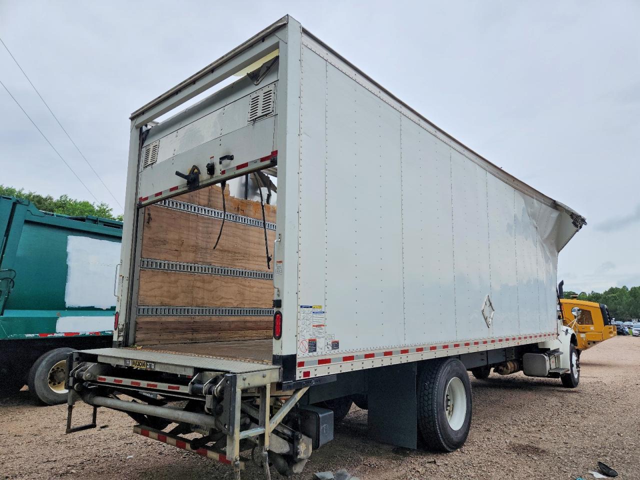 Freightliner M2 106 Medium Duty