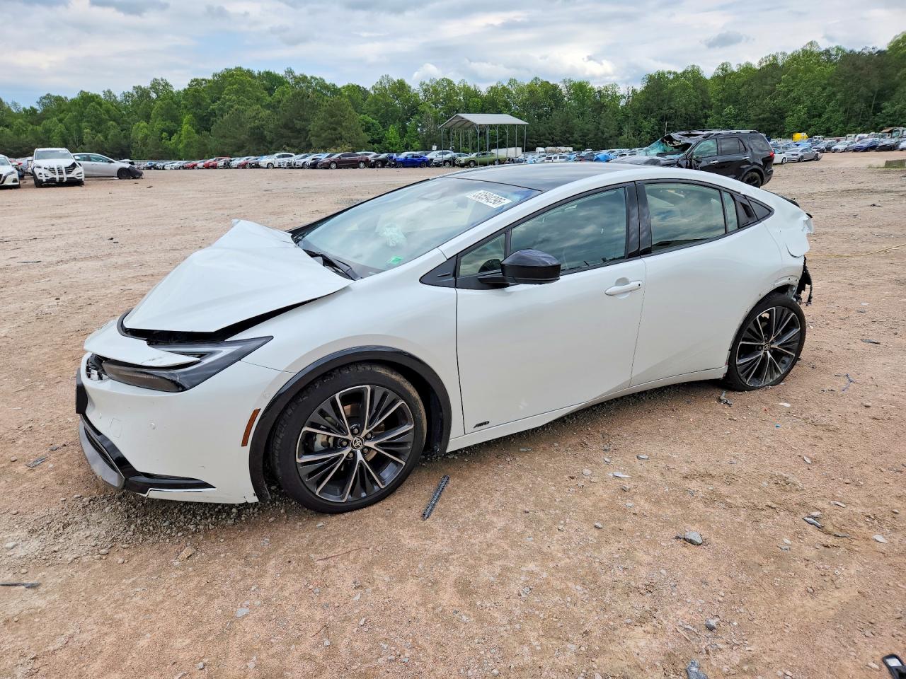 Salvage Toyota Prius Image