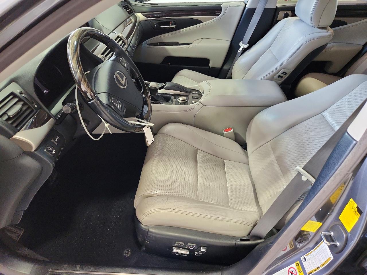 Lexus LS 460