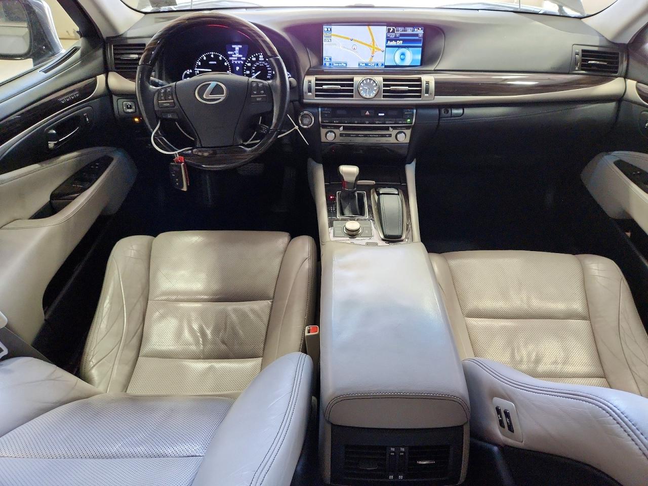 Lexus LS 460
