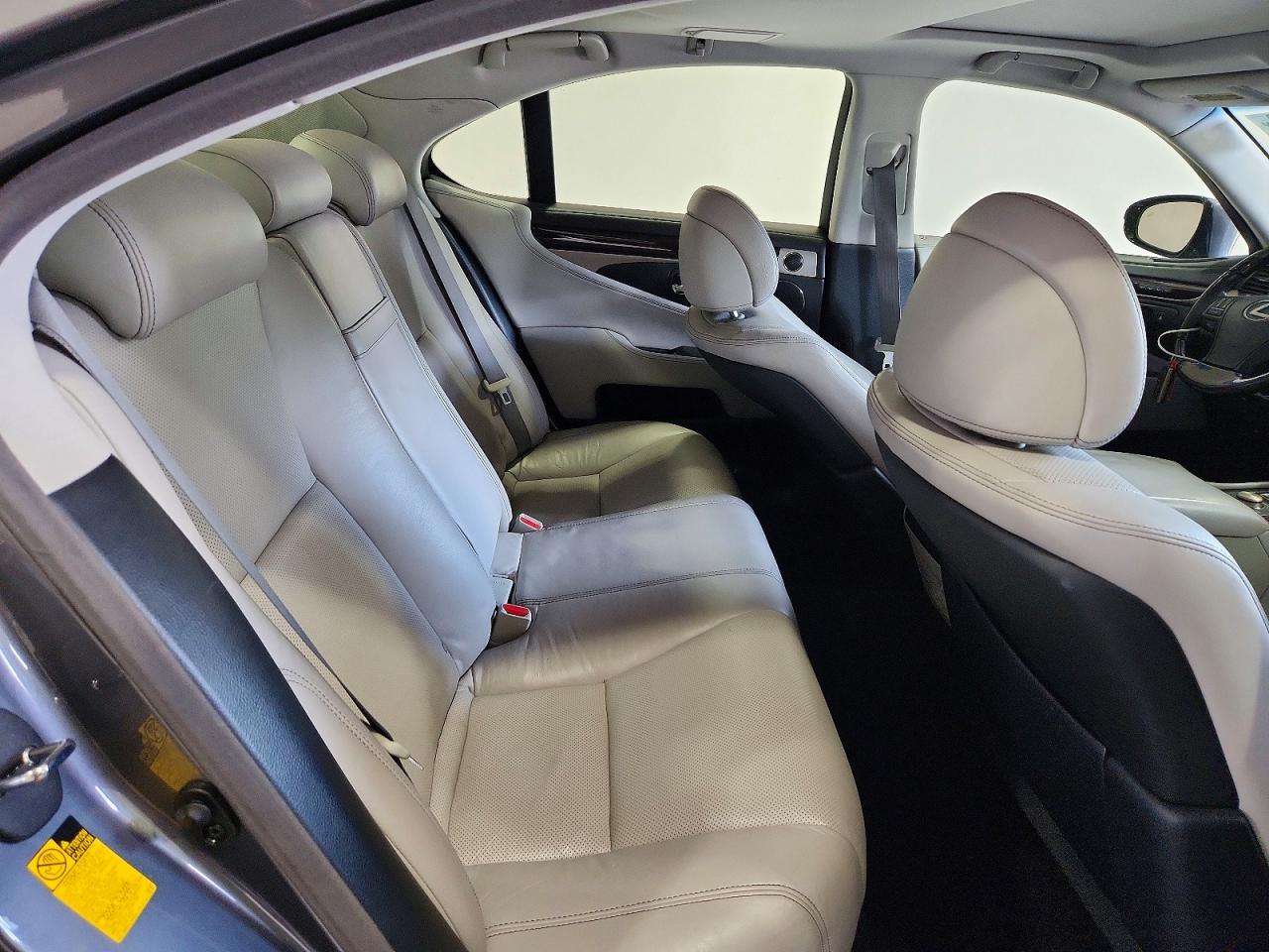 Lexus LS 460