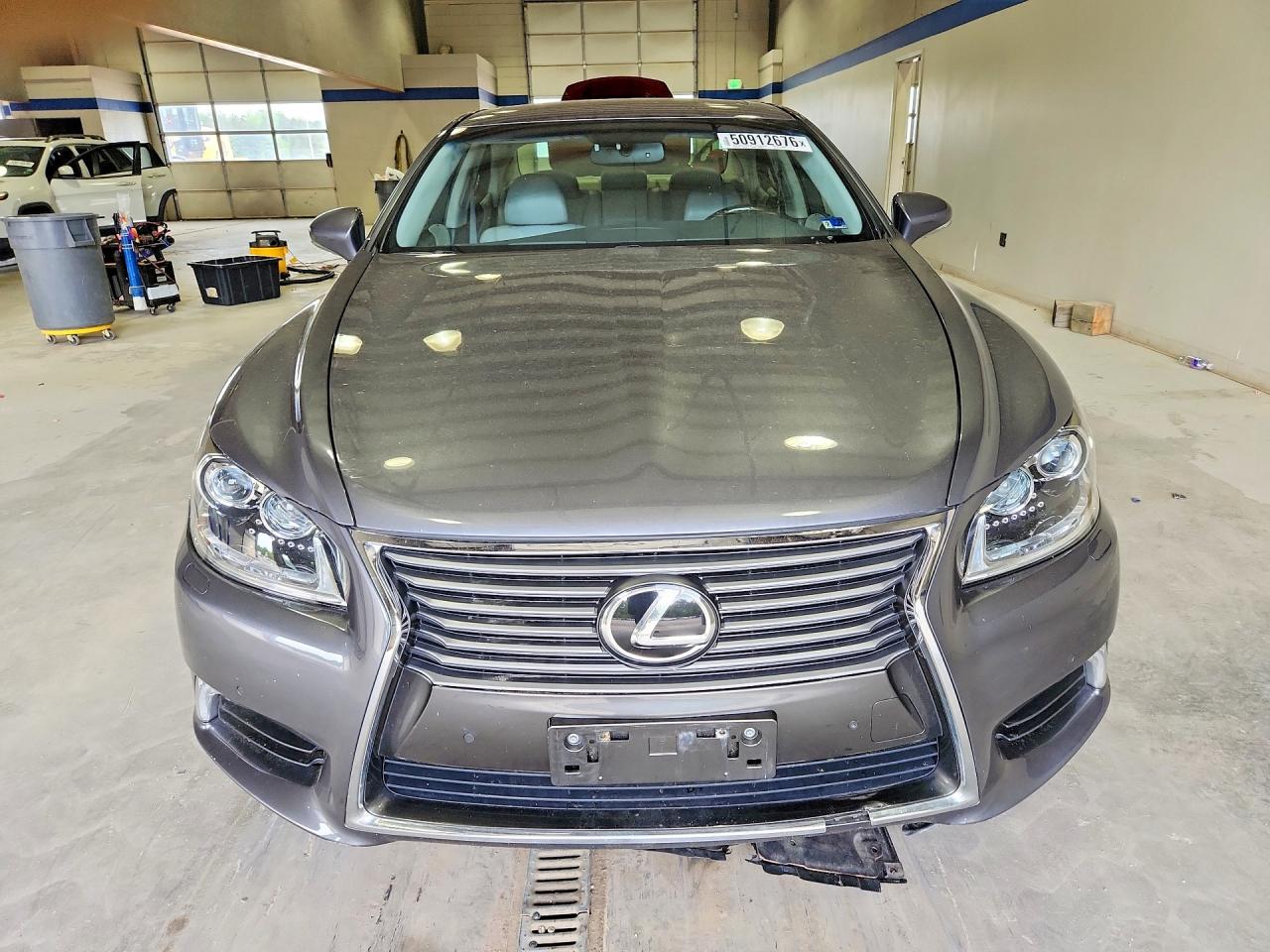 Lexus LS 460